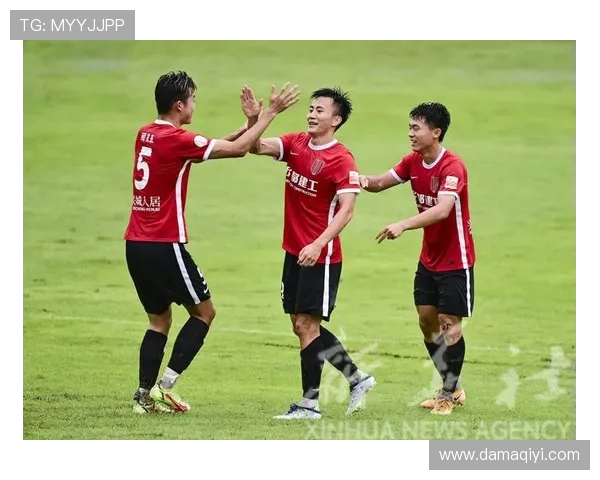 成都足球队在足球团队协作排行榜中荣获第七名展现出强大团队精神与默契配合